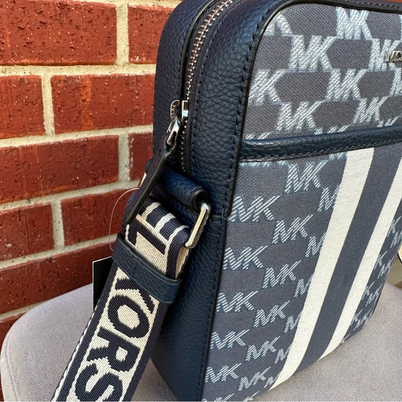 Michael Kors Men's Unisex Cooper Flight Bag Crossbody Travel Bag - Picture 2 of 13